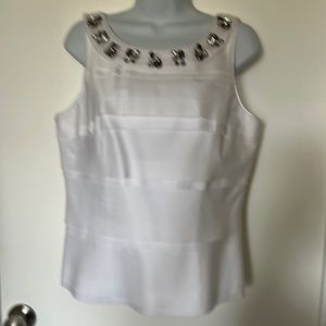 White House Black market stretch cotton tiered top. Size 8.